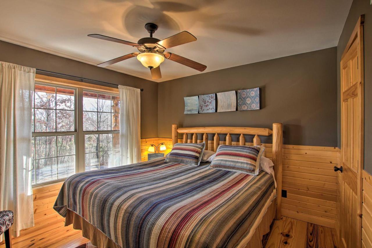 Updated Rural Retreat In New Haven Near Vineyards! Exterior photo