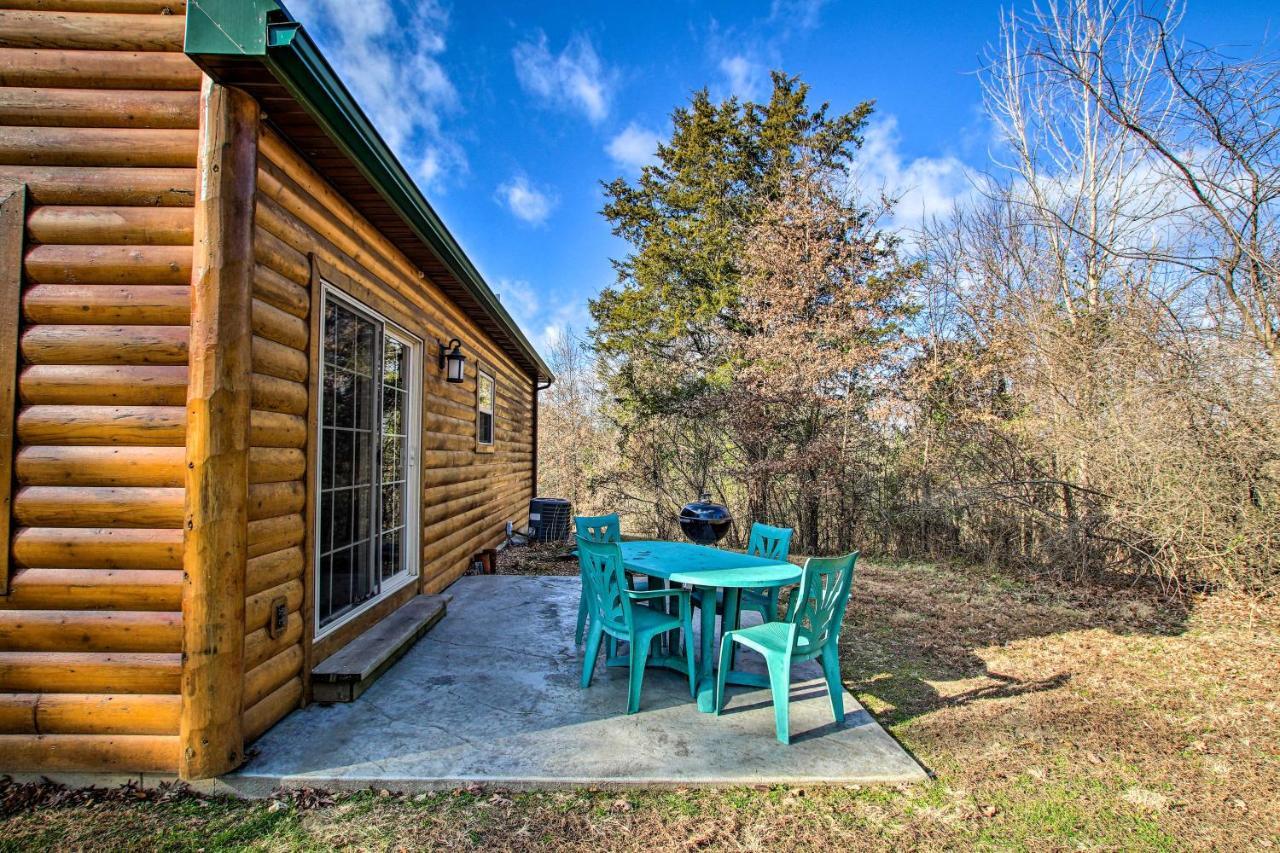 Updated Rural Retreat In New Haven Near Vineyards! Exterior photo