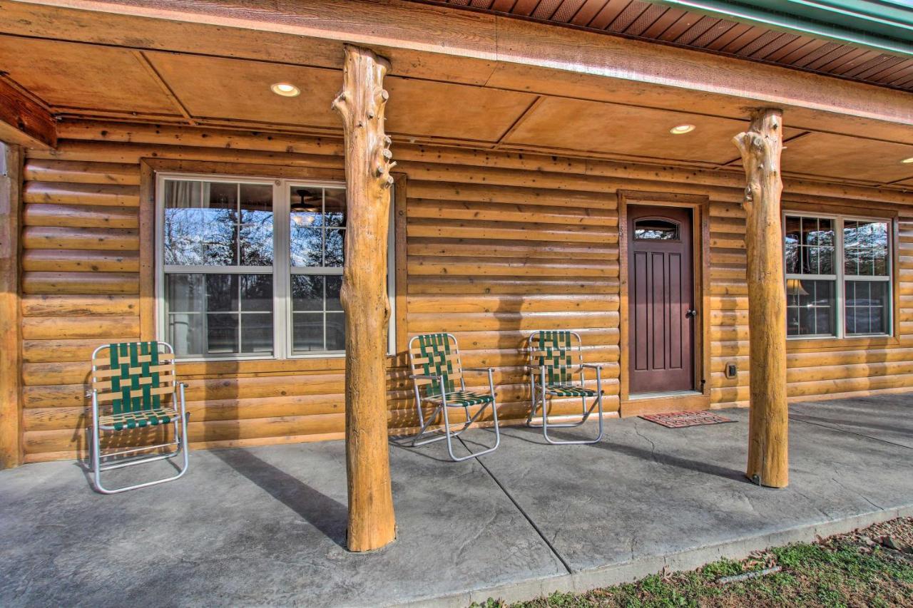 Updated Rural Retreat In New Haven Near Vineyards! Exterior photo