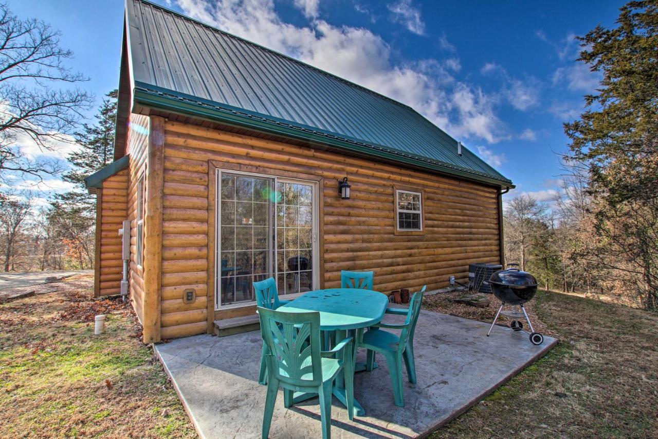 Updated Rural Retreat In New Haven Near Vineyards! Exterior photo